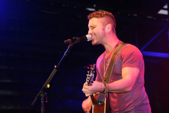 Nick Fradiani performs live in San Diego on Tuesday, Aug. 18, 2015. (BILL PINELLA)